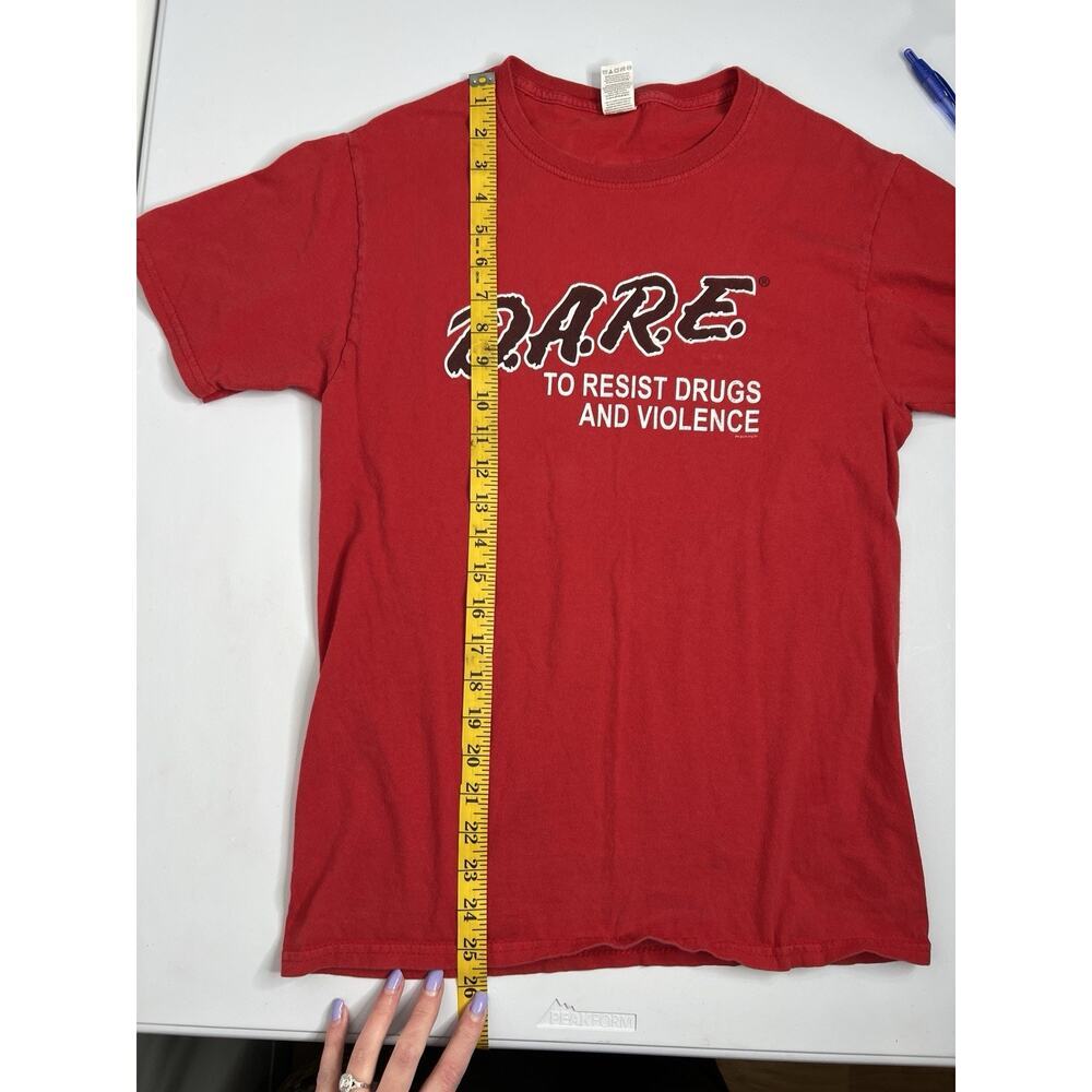 Vintage Dare Shirt Red Resist Drugs Fruit of the Loom Silver Y2K 90s Size Small - Picture 9 of 12